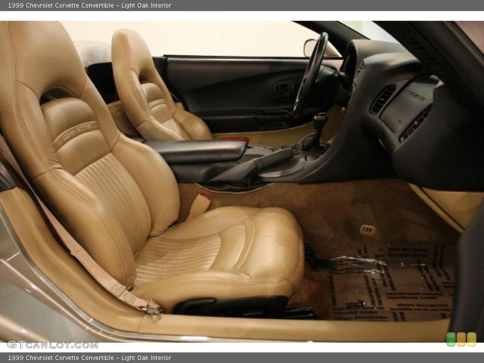 Light Oak Interior Photo for the 1999 Chevrolet Corvette Convertible #47375555