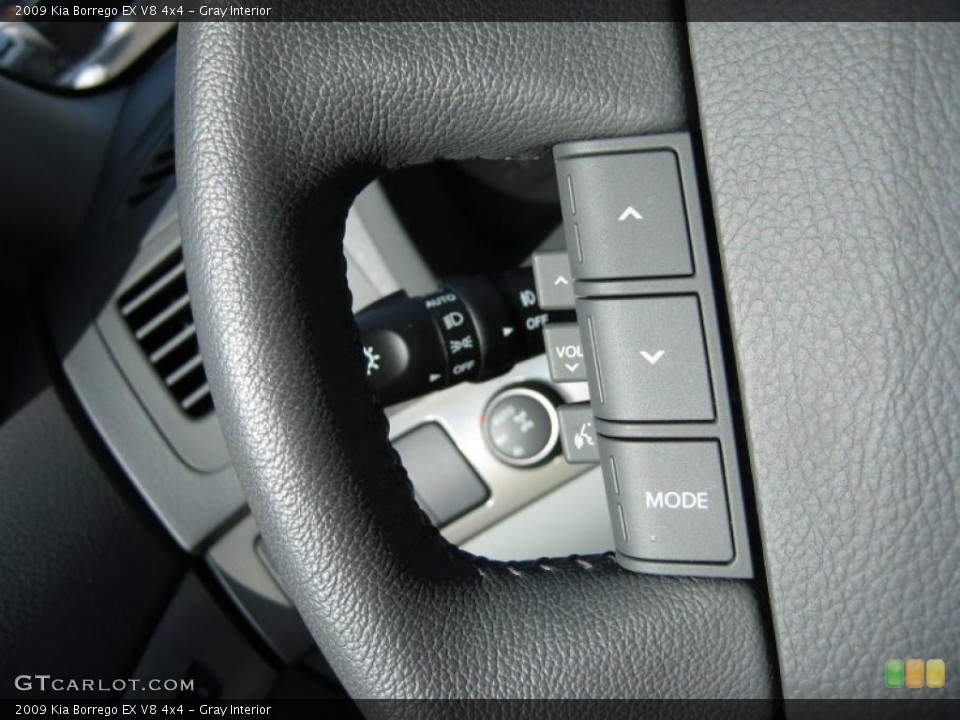 Gray Interior Controls for the 2009 Kia Borrego EX V8 4x4 #47376989