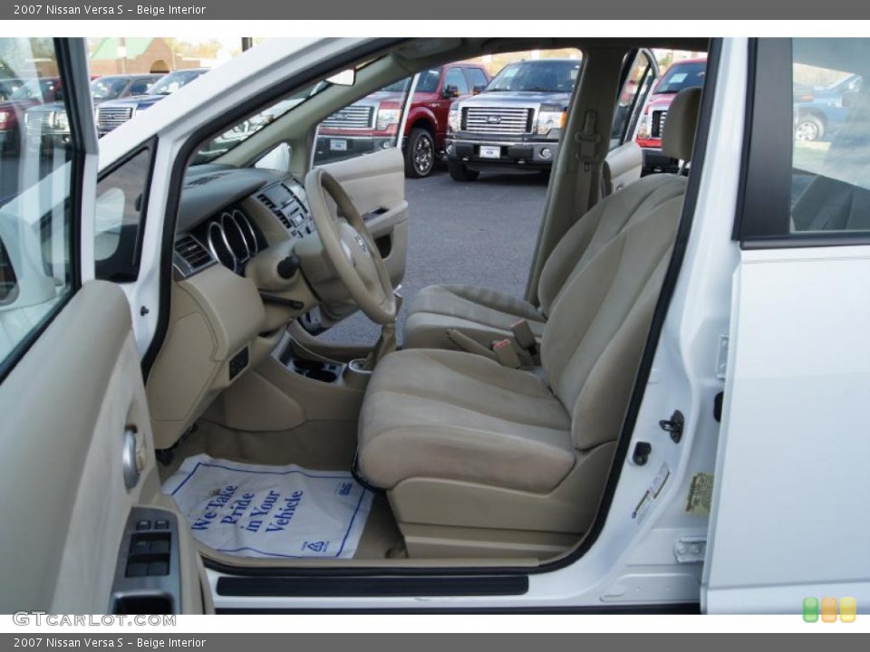 Beige Interior Photo for the 2007 Nissan Versa S #47378960