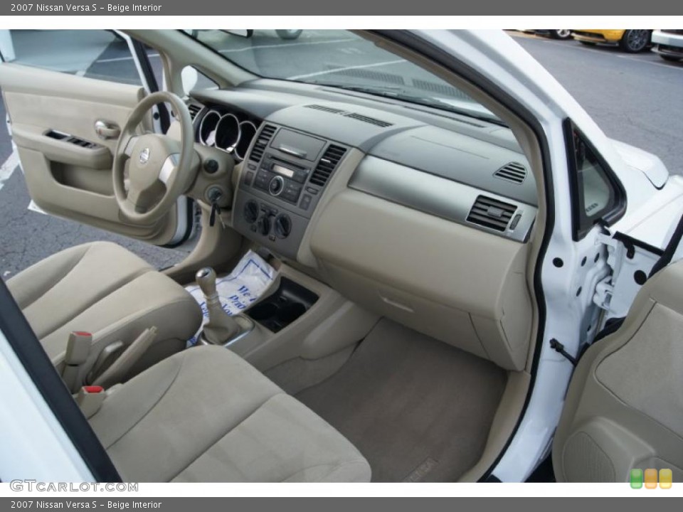 Beige Interior Dashboard for the 2007 Nissan Versa S #47379068