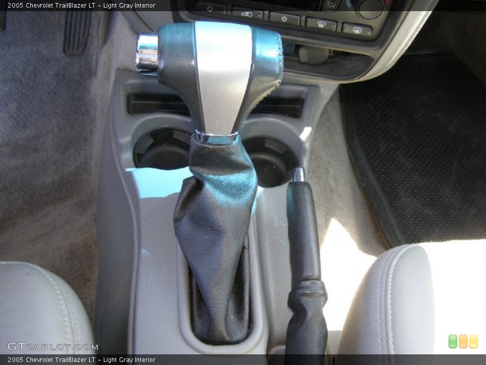 Light Gray Interior Transmission for the 2005 Chevrolet TrailBlazer LT #47383826