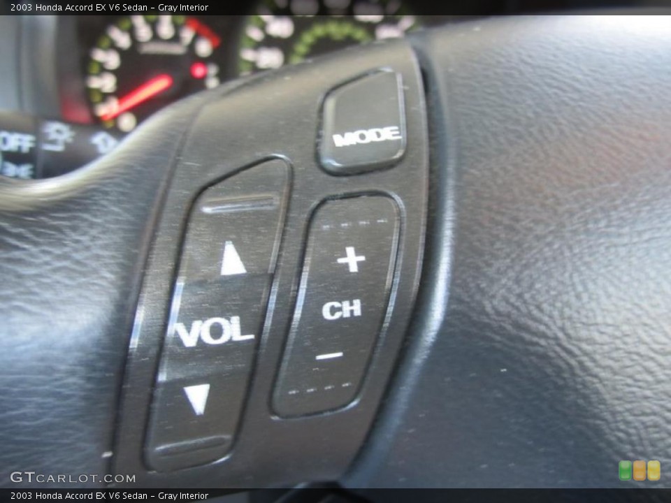Gray Interior Controls for the 2003 Honda Accord EX V6 Sedan #47387504