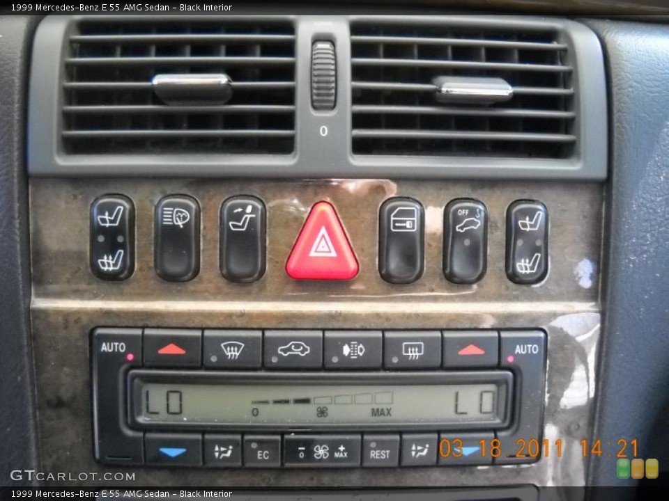 Black Interior Controls for the 1999 Mercedes-Benz E 55 AMG Sedan #47389190