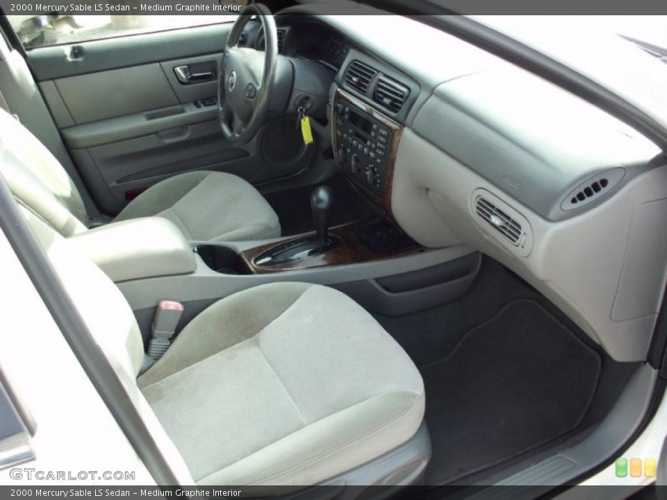Medium Graphite Interior Photo for the 2000 Mercury Sable LS Sedan #47392637