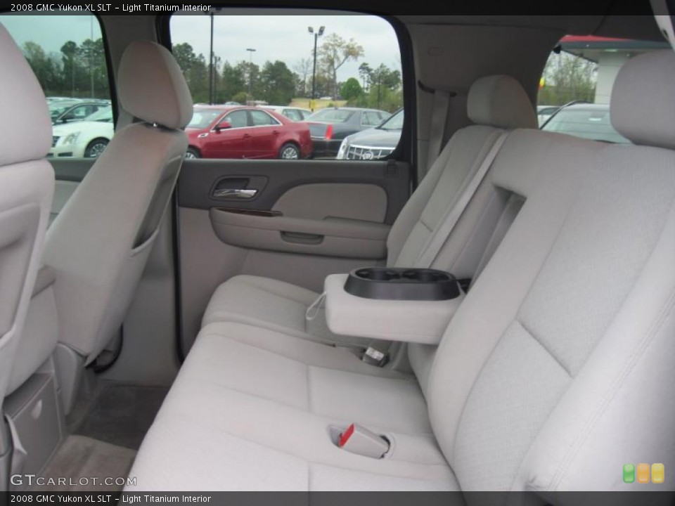 Light Titanium Interior Photo for the 2008 GMC Yukon XL SLT #47392763