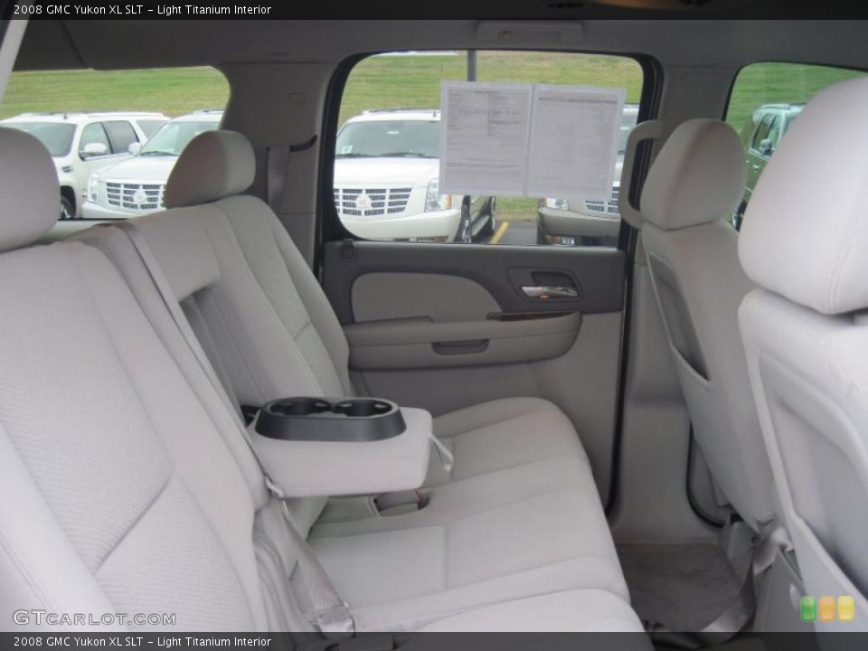 Light Titanium Interior Photo for the 2008 GMC Yukon XL SLT #47392802