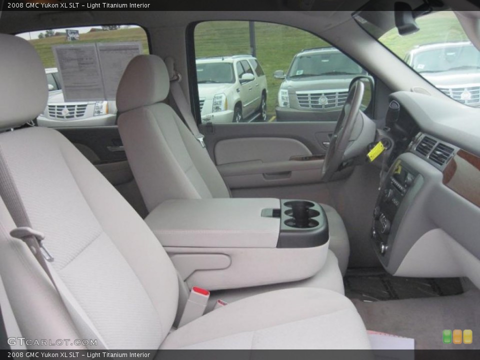 Light Titanium Interior Photo for the 2008 GMC Yukon XL SLT #47392820