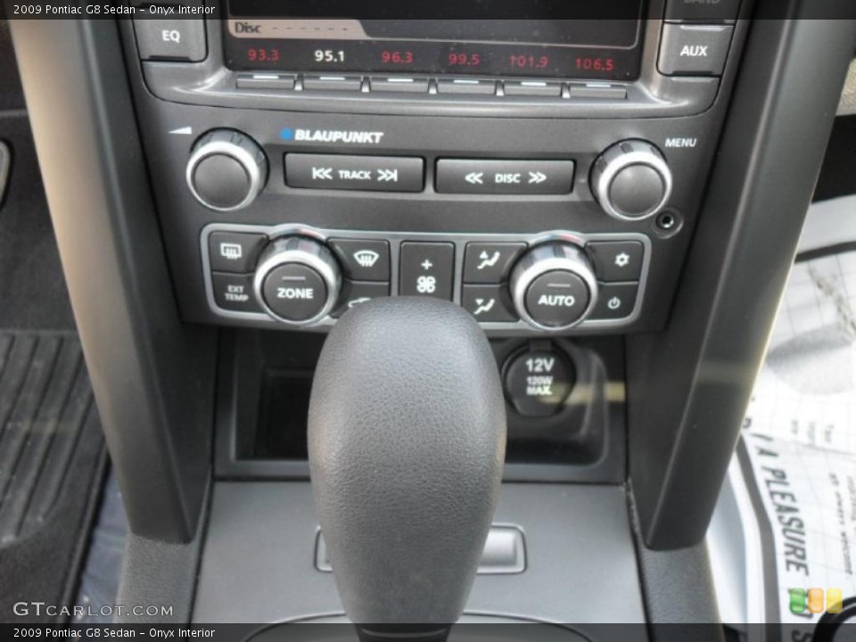 Onyx Interior Controls for the 2009 Pontiac G8 Sedan #47395406
