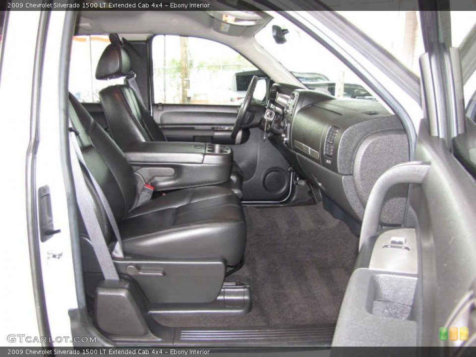 Ebony Interior Photo for the 2009 Chevrolet Silverado 1500 LT Extended Cab 4x4 #47403065