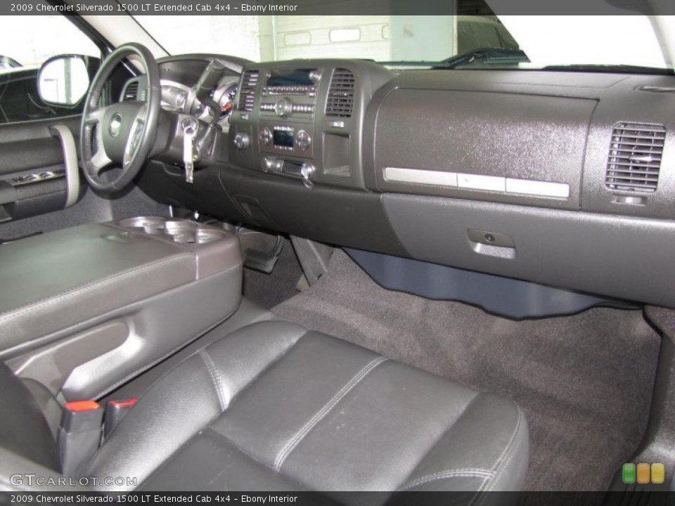 Ebony Interior Dashboard for the 2009 Chevrolet Silverado 1500 LT Extended Cab 4x4 #47403159