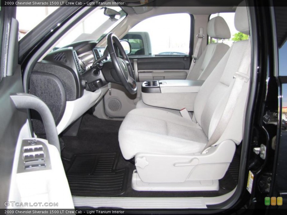 Light Titanium Interior Photo for the 2009 Chevrolet Silverado 1500 LT Crew Cab #47404499