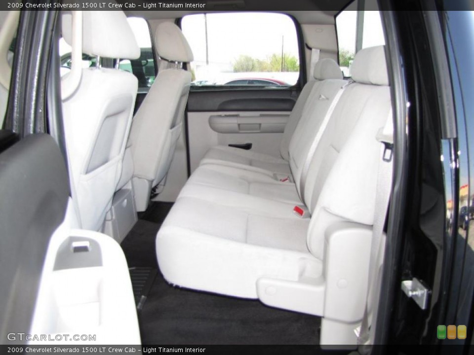 Light Titanium Interior Photo for the 2009 Chevrolet Silverado 1500 LT Crew Cab #47404541