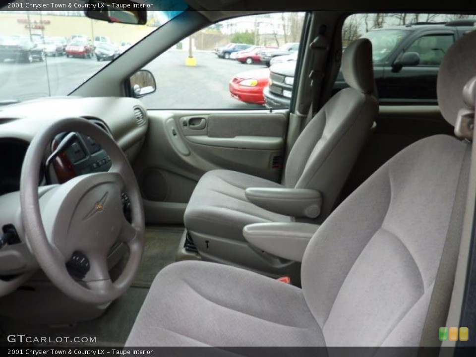 Taupe Interior Photo for the 2001 Chrysler Town & Country LX #47405669