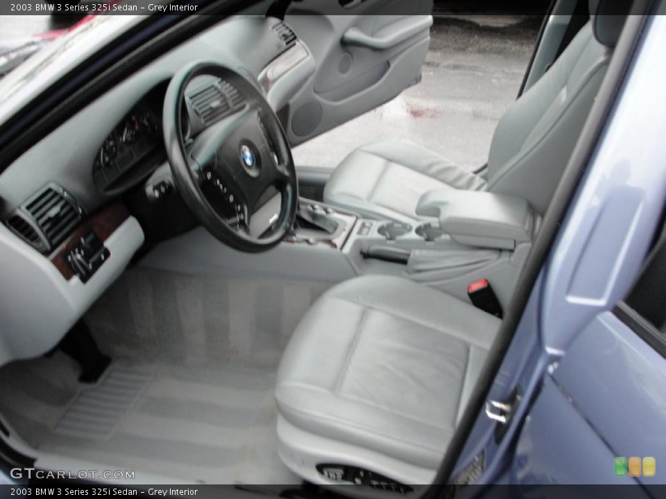 Grey Interior Photo for the 2003 BMW 3 Series 325i Sedan #47412539