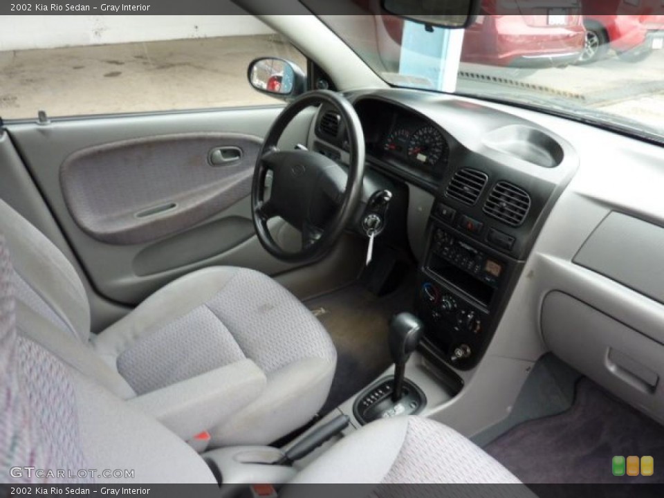Gray Interior Photo for the 2002 Kia Rio Sedan #47414033