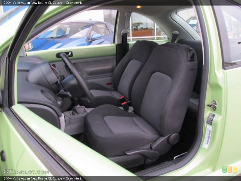 Gray Interior Photo for the 2004 Volkswagen New Beetle GL Coupe #47423535