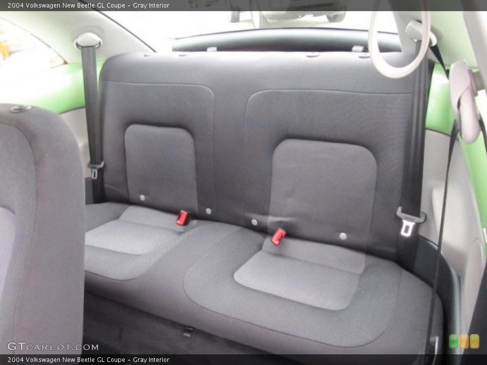 Gray Interior Photo for the 2004 Volkswagen New Beetle GL Coupe #47423556