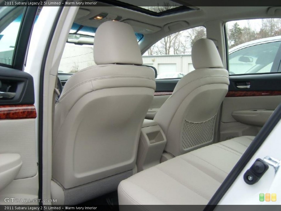 Warm Ivory Interior Photo for the 2011 Subaru Legacy 2.5i Limited #47427084