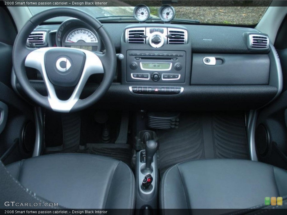 Design Black Interior Dashboard for the 2008 Smart fortwo passion cabriolet #47430414