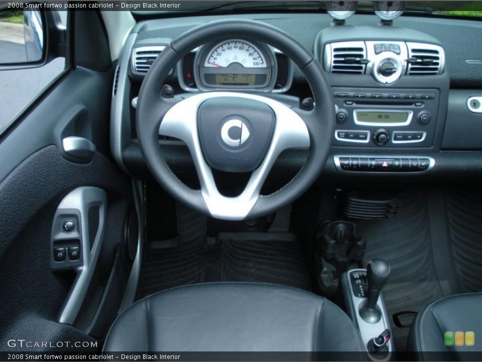 Design Black Interior Steering Wheel for the 2008 Smart fortwo passion cabriolet #47430426