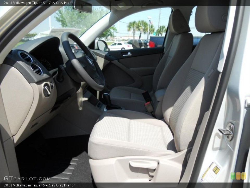 Clay Gray Interior Photo for the 2011 Volkswagen Tiguan S #47435712