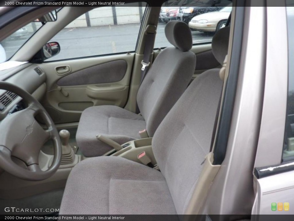 Light Neutral Interior Photo for the 2000 Chevrolet Prizm  #47438892