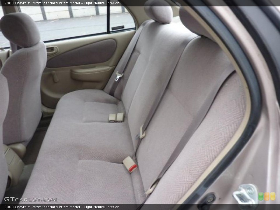 Light Neutral Interior Photo for the 2000 Chevrolet Prizm  #47438904