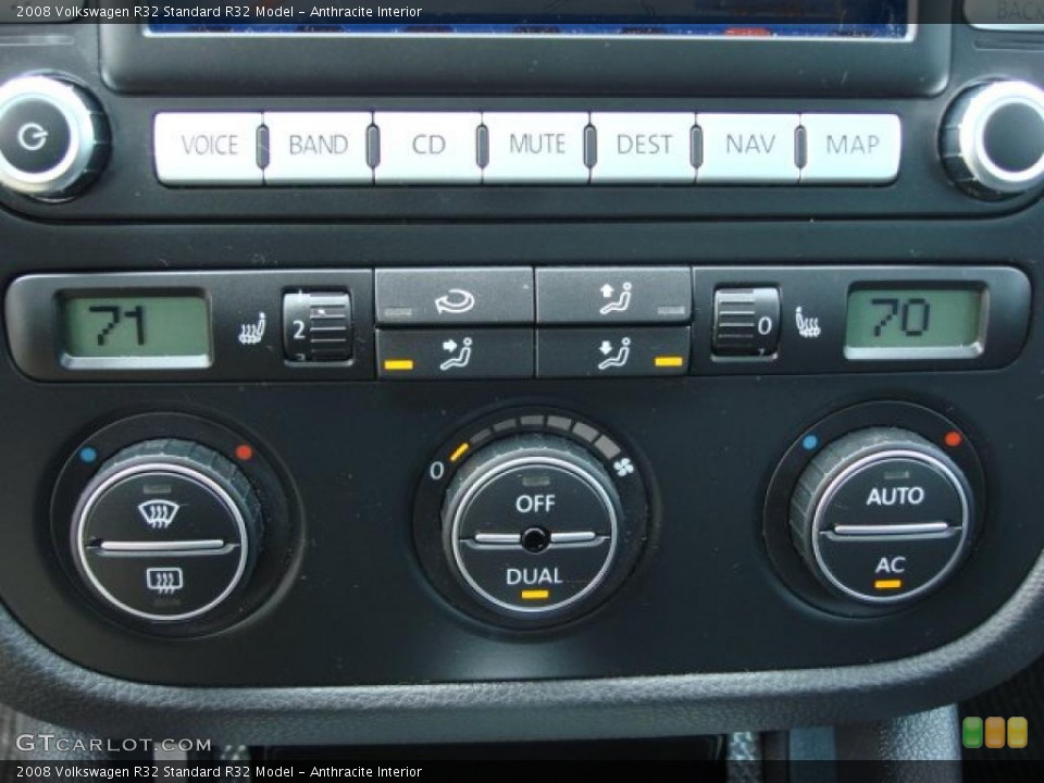 Anthracite Interior Controls for the 2008 Volkswagen R32  #47453233