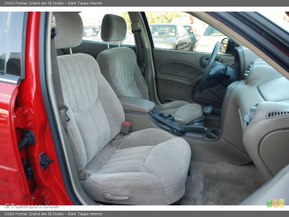 Dark Taupe Interior Photo for the 2000 Pontiac Grand Am SE Sedan #47455252