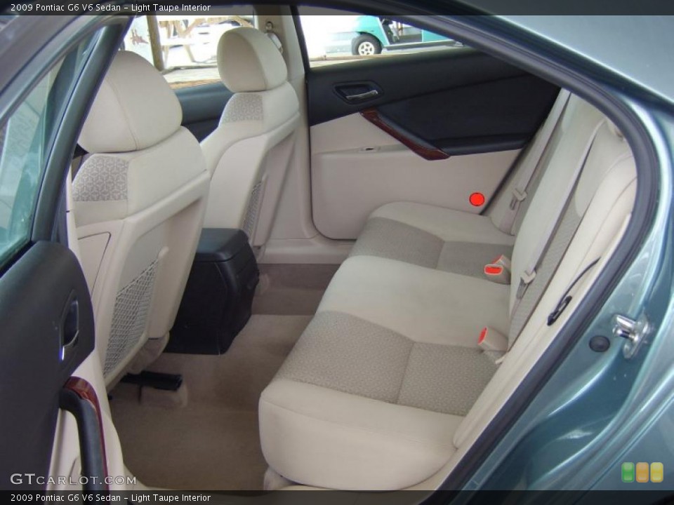 Light Taupe Interior Photo for the 2009 Pontiac G6 V6 Sedan #47457127