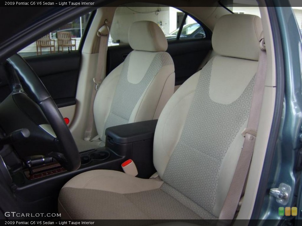 Light Taupe Interior Photo for the 2009 Pontiac G6 V6 Sedan #47457169