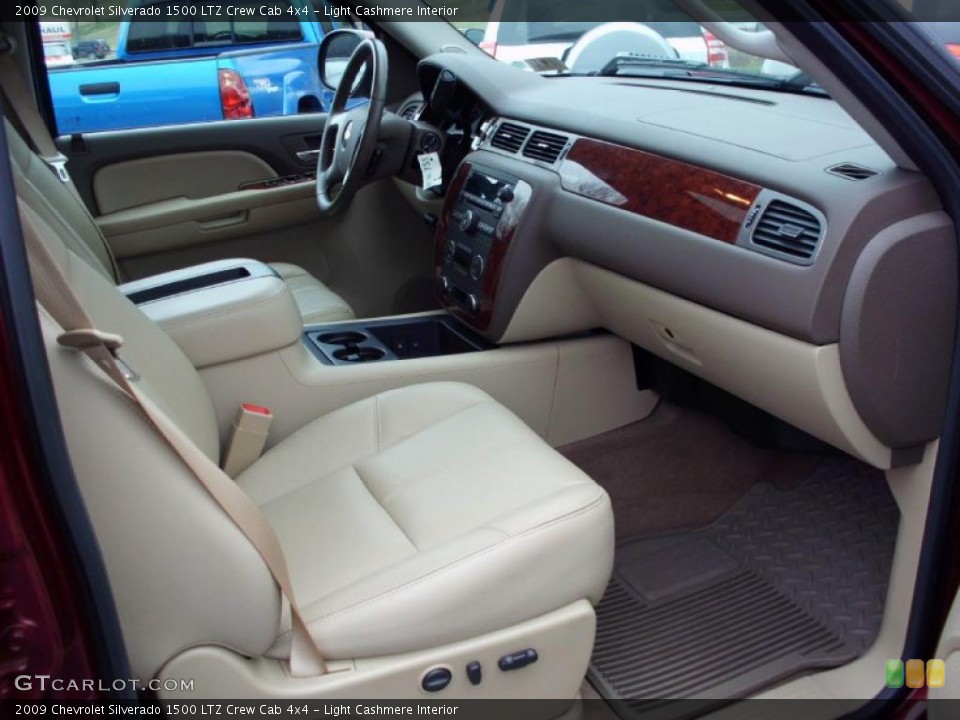 Light Cashmere Interior Photo for the 2009 Chevrolet Silverado 1500 LTZ Crew Cab 4x4 #47467399