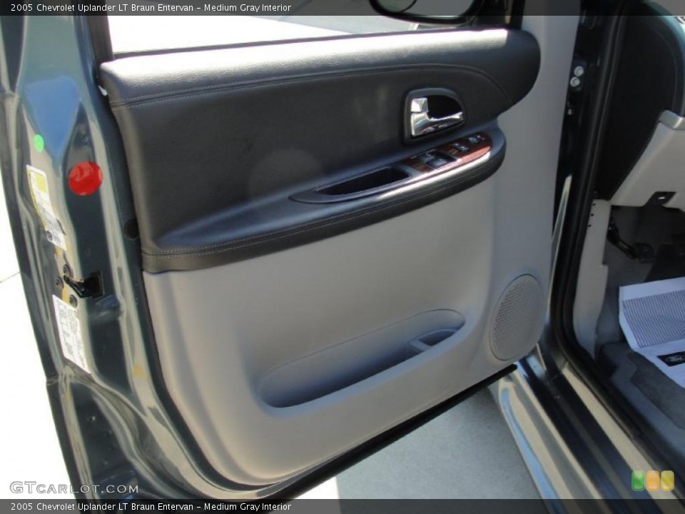 Medium Gray Interior Door Panel for the 2005 Chevrolet Uplander LT Braun Entervan #47468449