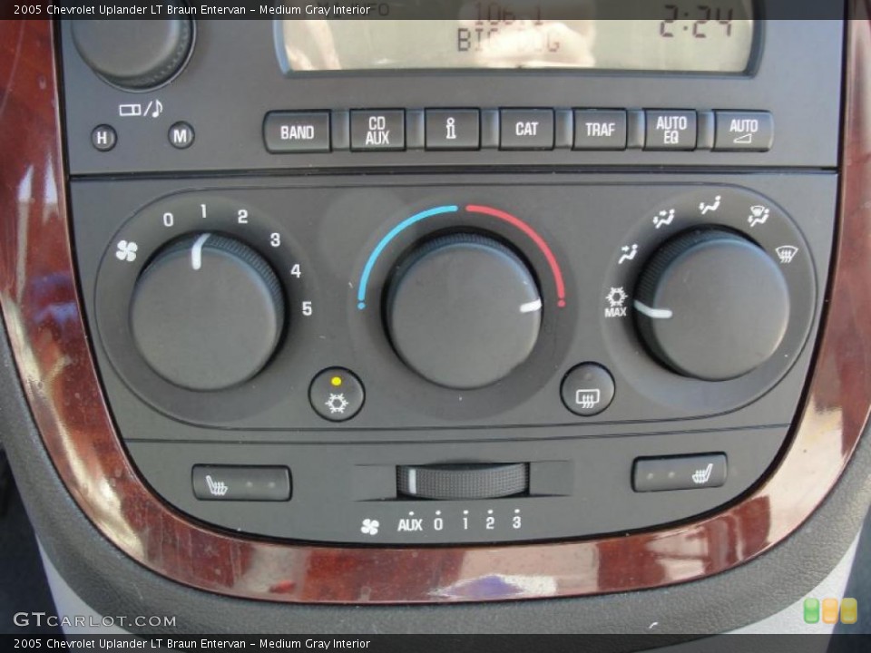 Medium Gray Interior Controls for the 2005 Chevrolet Uplander LT Braun Entervan #47468626