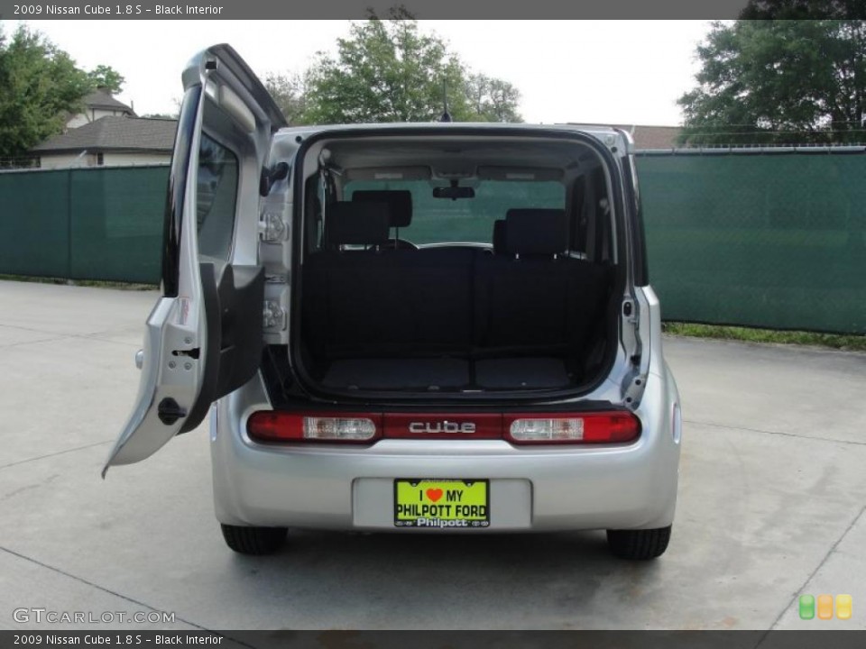Black Interior Trunk for the 2009 Nissan Cube 1.8 S #47476235