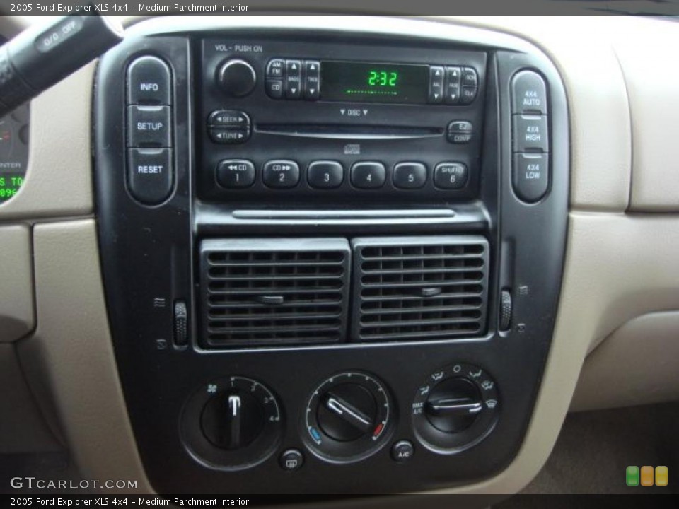 Medium Parchment Interior Controls for the 2005 Ford Explorer XLS 4x4 #47482982