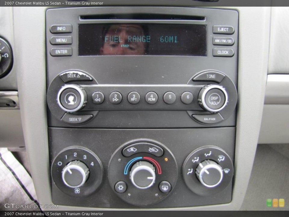 Titanium Gray Interior Controls for the 2007 Chevrolet Malibu LS Sedan #47490732