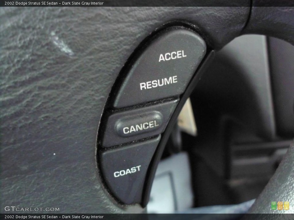 Dark Slate Gray Interior Controls for the 2002 Dodge Stratus SE Sedan #47490921