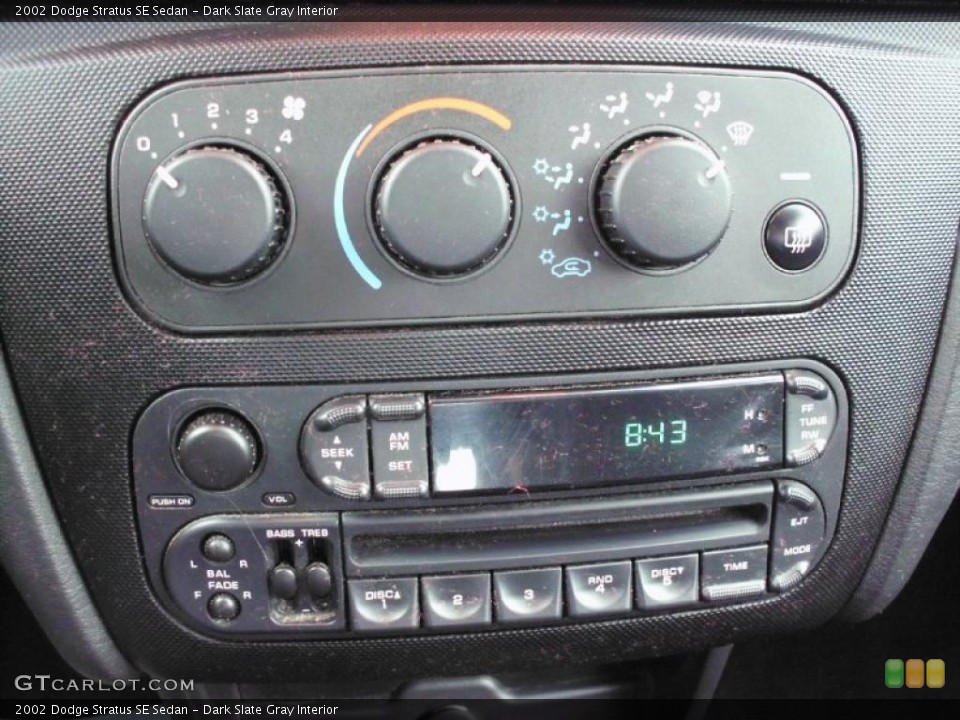 Dark Slate Gray Interior Controls for the 2002 Dodge Stratus SE Sedan #47490945