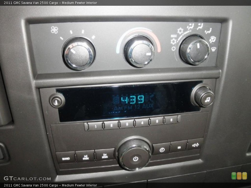 Medium Pewter Interior Controls for the 2011 GMC Savana Van 2500 Cargo #47494191