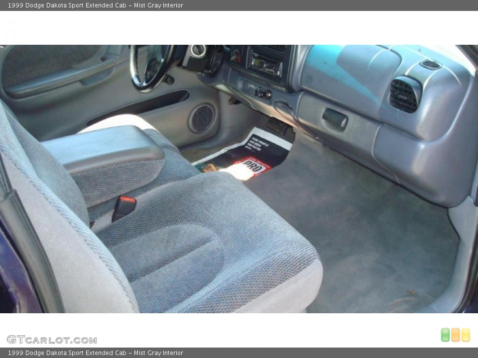 Mist Gray Interior Photo for the 1999 Dodge Dakota Sport Extended Cab #47497413