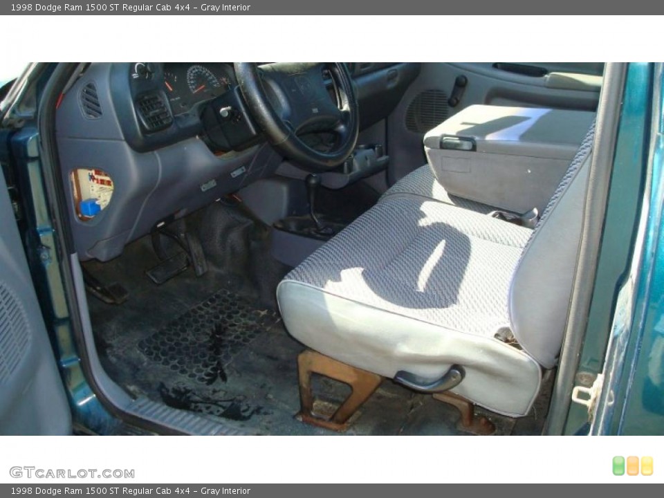 Gray Interior Photo for the 1998 Dodge Ram 1500 ST Regular Cab 4x4 #47497677