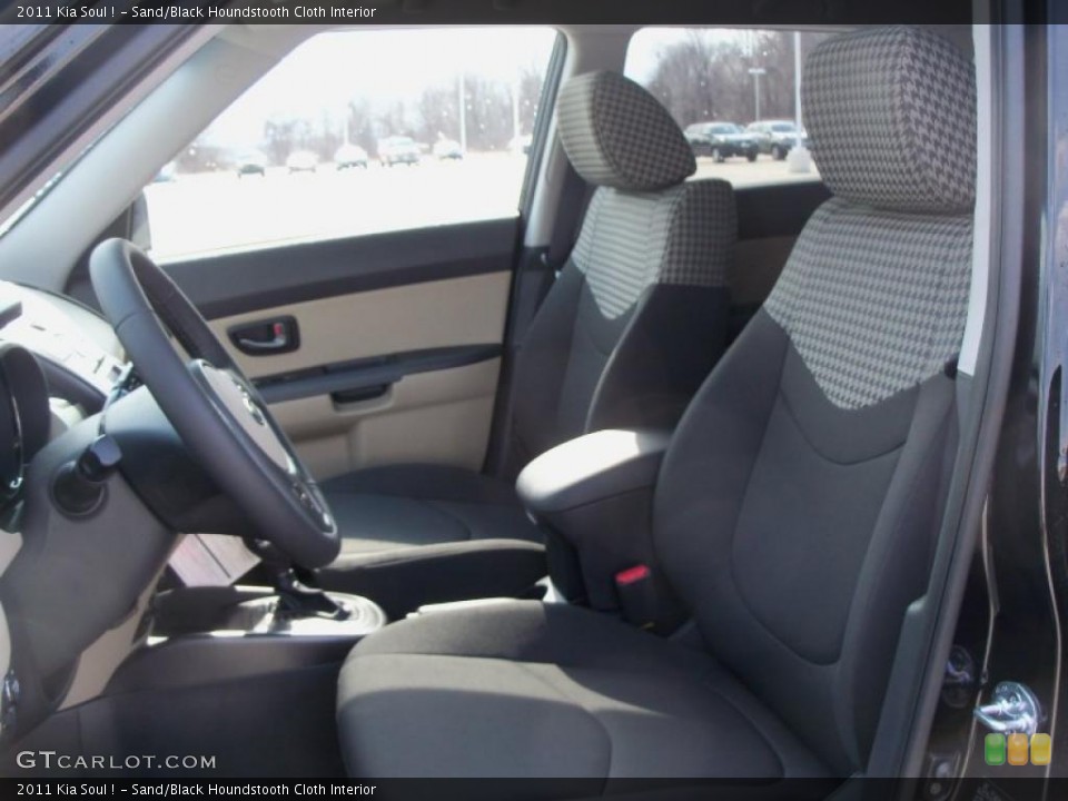 Sand/Black Houndstooth Cloth Interior Photo for the 2011 Kia Soul ! #47503051