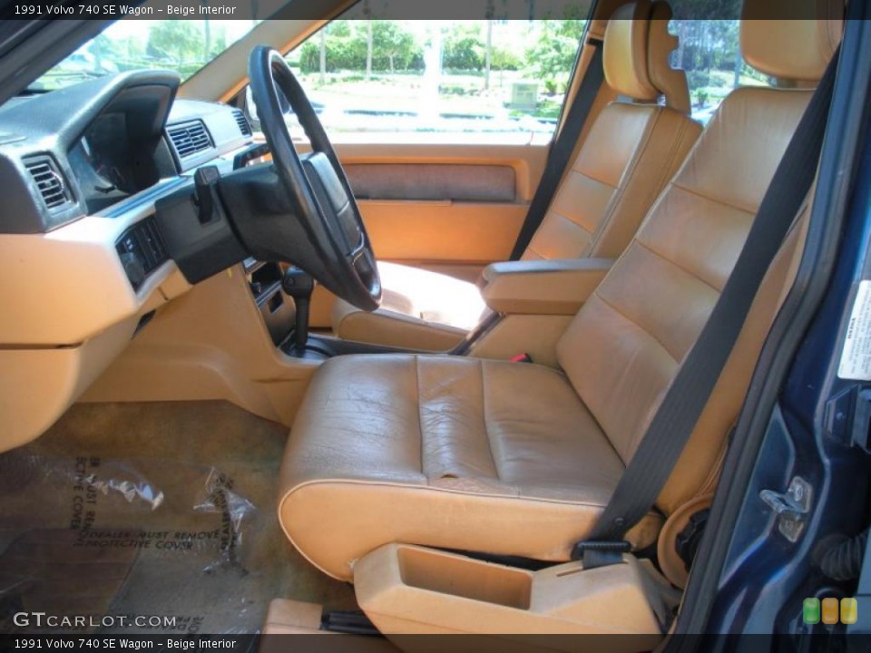 Beige Interior Photo for the 1991 Volvo 740 SE Wagon #47506810