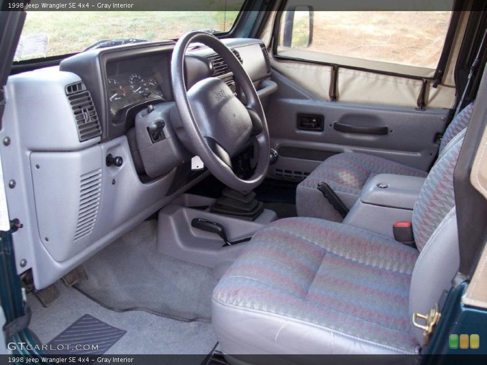 Gray Interior Photo for the 1998 Jeep Wrangler SE 4x4 #47510446