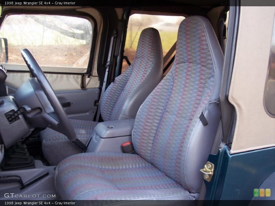 Gray Interior Photo for the 1998 Jeep Wrangler SE 4x4 #47510461