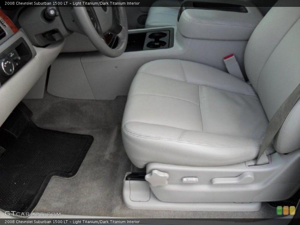 Light Titanium/Dark Titanium Interior Photo for the 2008 Chevrolet Suburban 1500 LT #47510464