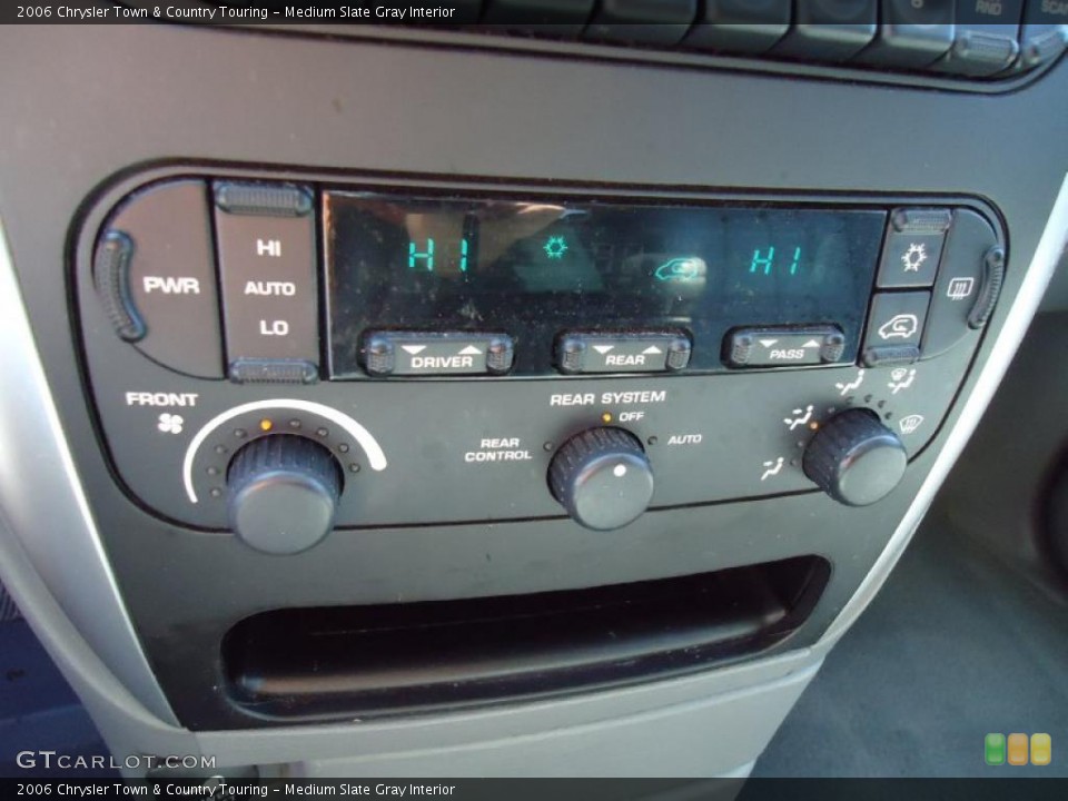 Medium Slate Gray Interior Controls for the 2006 Chrysler Town & Country Touring #47519209