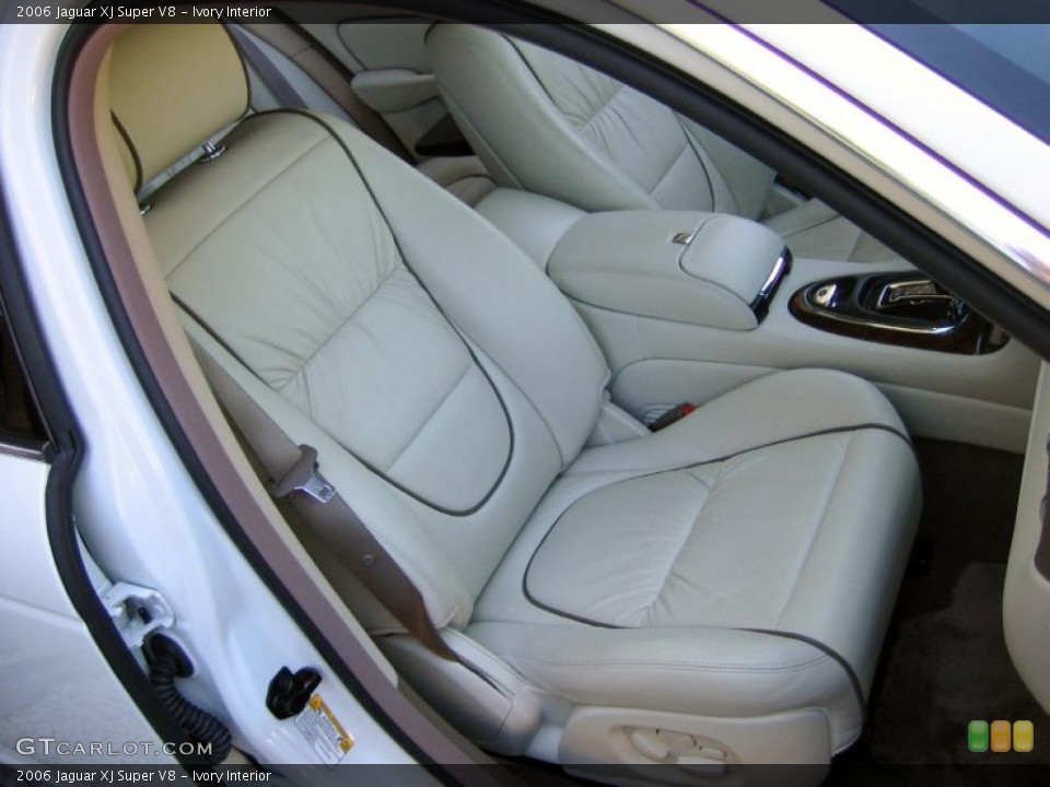 Ivory Interior Photo for the 2006 Jaguar XJ Super V8 #47519638