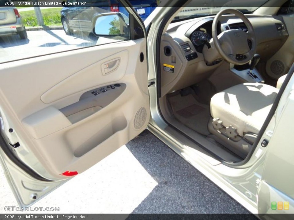 Beige 2008 Hyundai Tucson Interiors